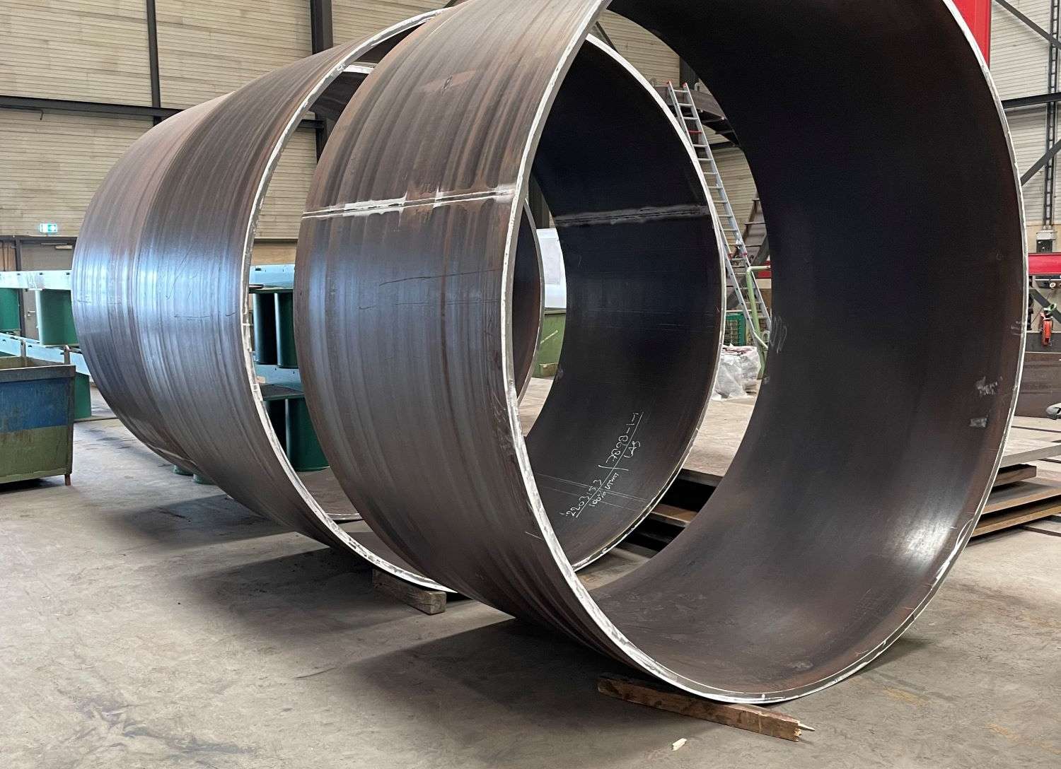 Gelaste buizen geproduceerd uit voorraad platen. 